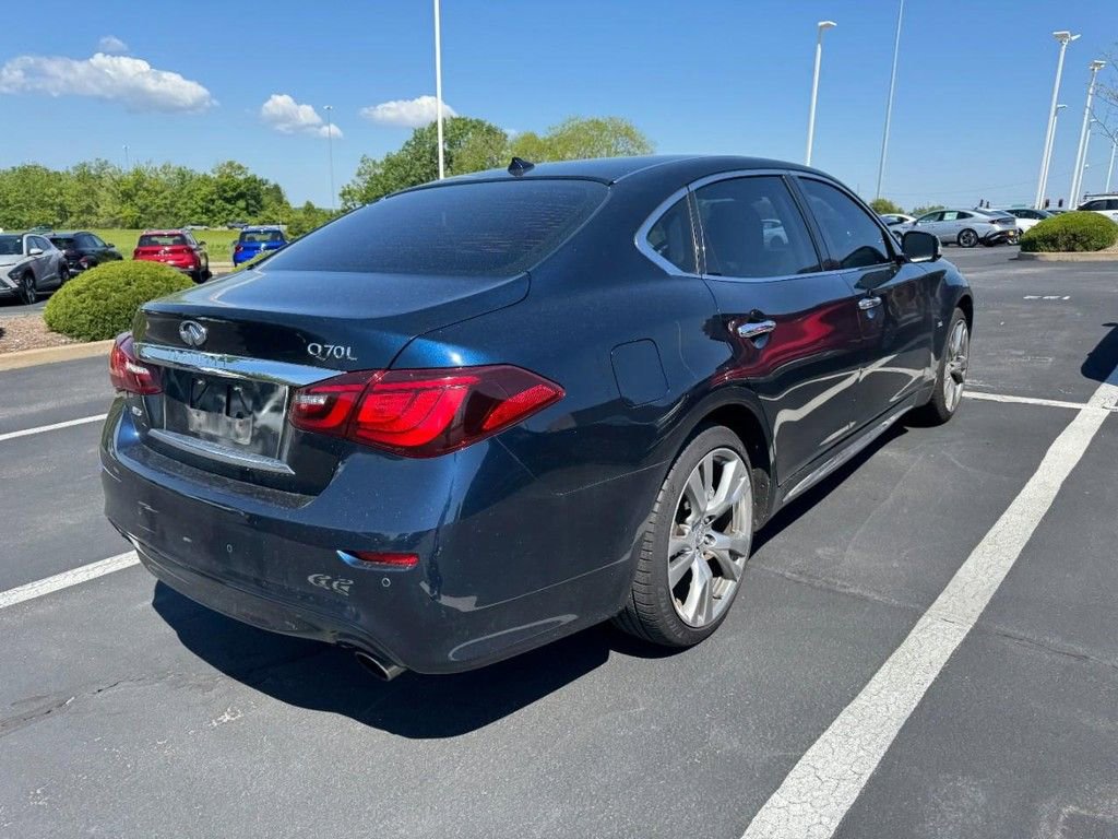 Used 2016 INFINITI Q70 L 5.6 AWD/4WD image 2