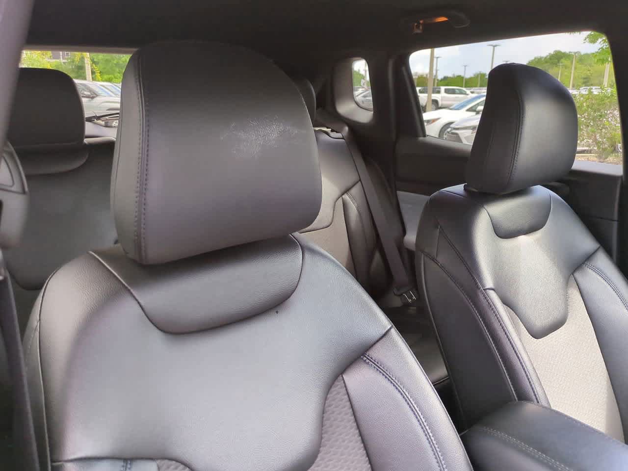 Used 2025 Jeep Compass Latitude AWD/4WD image 7