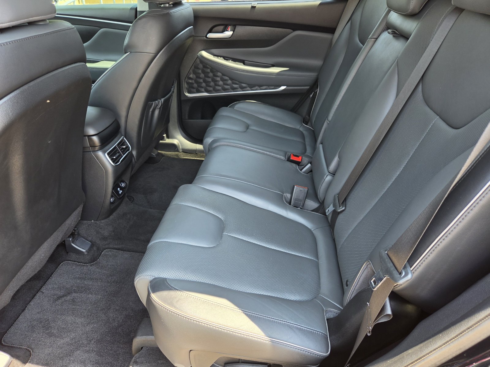 Used 2021 Hyundai Santa Fe Limited AWD/4WD image 15