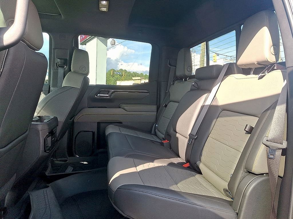 Used 2024 Chevrolet Silverado 1500 ZR2 image 10