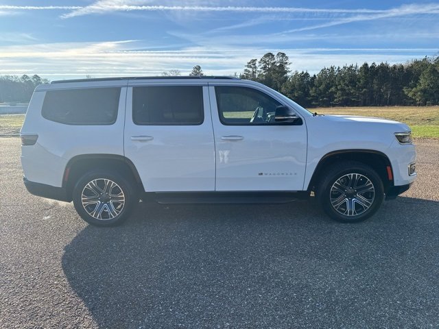 Used 2024 Jeep Wagoneer Series II w/ Flexible Seating Group image 7