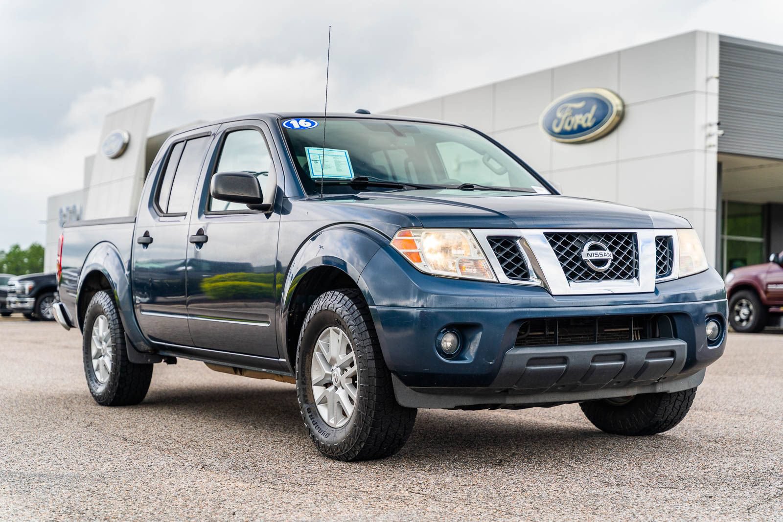 Used 2016 Nissan Frontier SV w/ SV Value Truck Package RWD image 1
