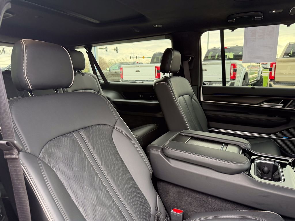 Used 2025 Jeep Grand Wagoneer L Series II Obsidian w/ Quick Order Packagew 28T image 22