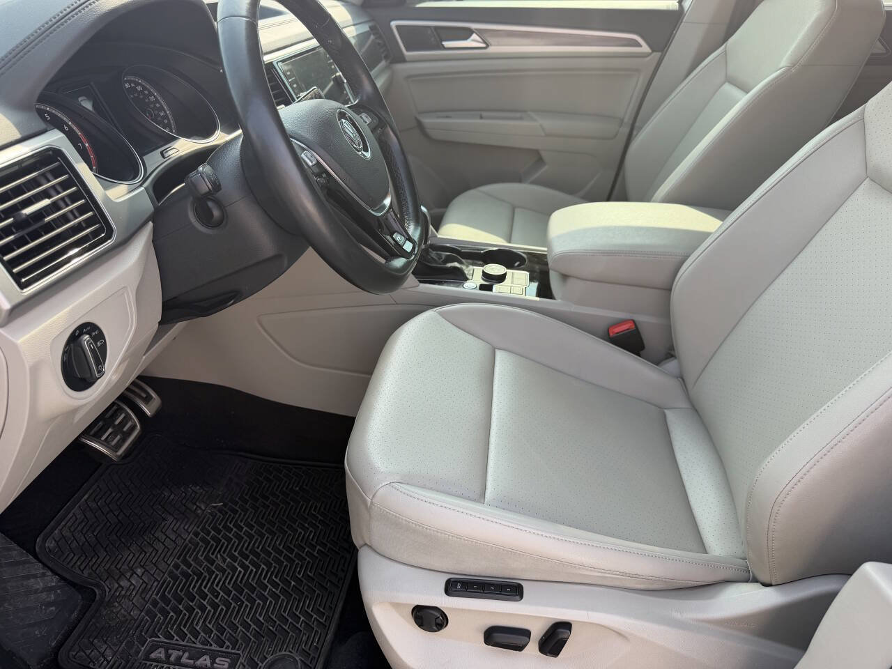 Used 2018 Volkswagen Atlas SEL AWD/4WD image 14