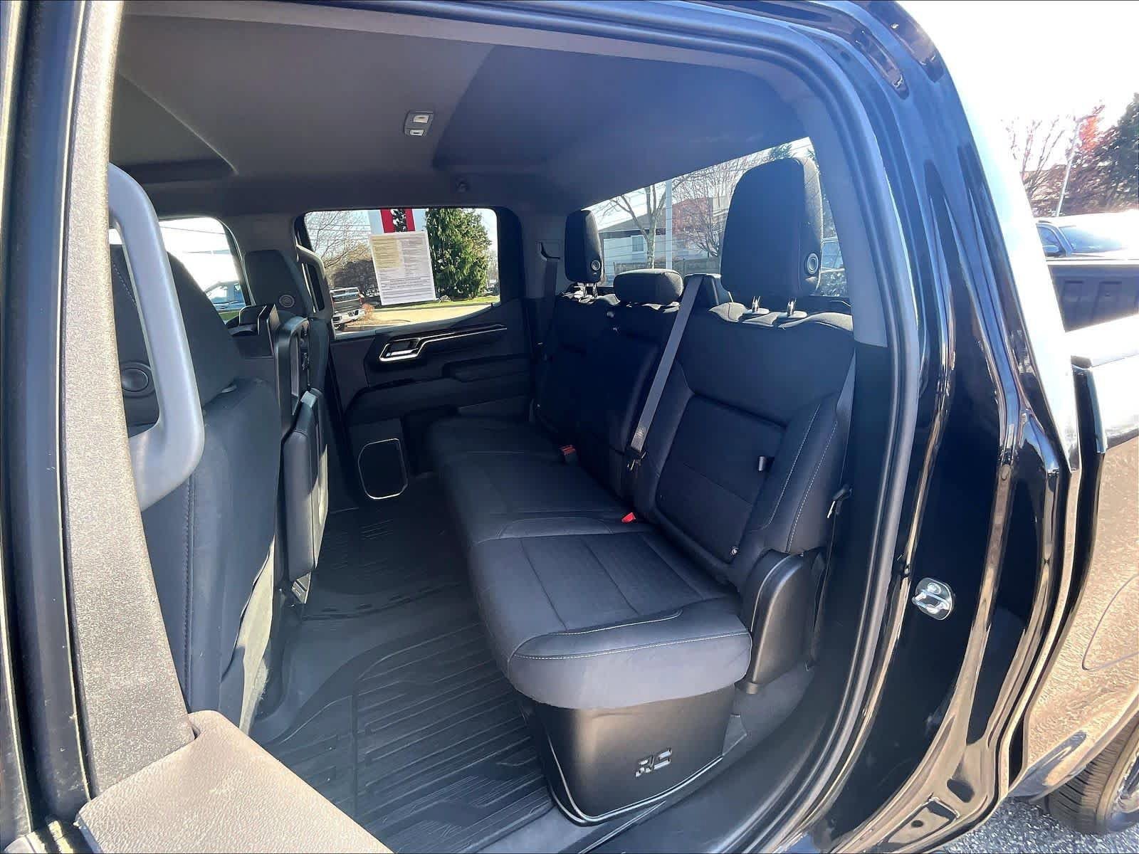 Used 2023 GMC Sierra 1500 Elevation w/ LPO, Elevation Black Package AWD/4WD image 15