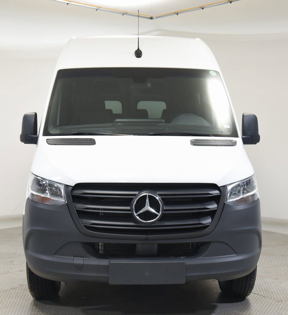 Used 2024 Mercedes-Benz Sprinter 2500 image 11