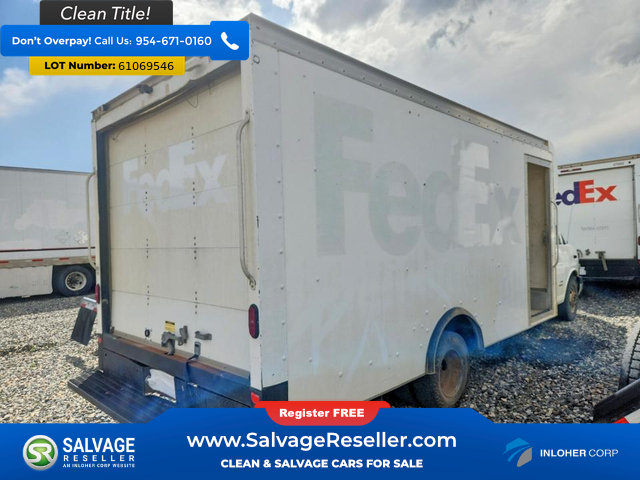 Used 2021 Chevrolet Express 4500 Extended w/ Power Convenience Package RWD image 4