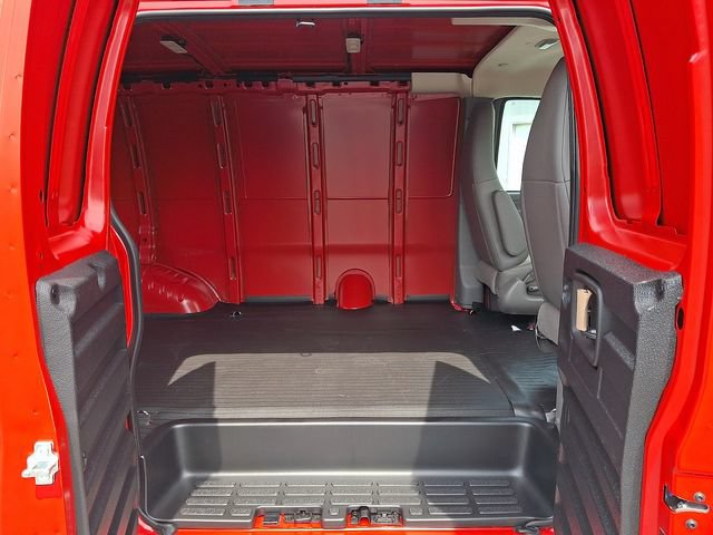 New 2026 Chevrolet Express 2500 RWD image 7
