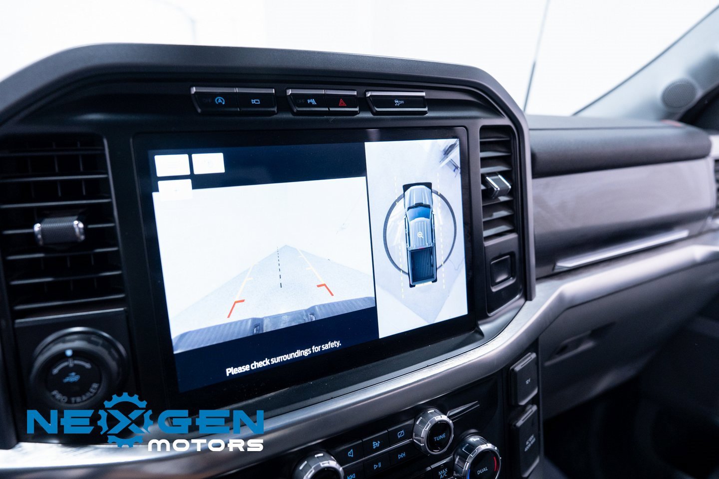 Used 2023 Ford F150 Lariat w/ Trailer Tow Package image 39