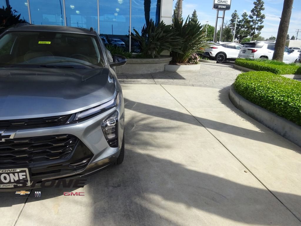 New 2026 Chevrolet Trax ACTIV w/ Sunroof Package FWD image 31
