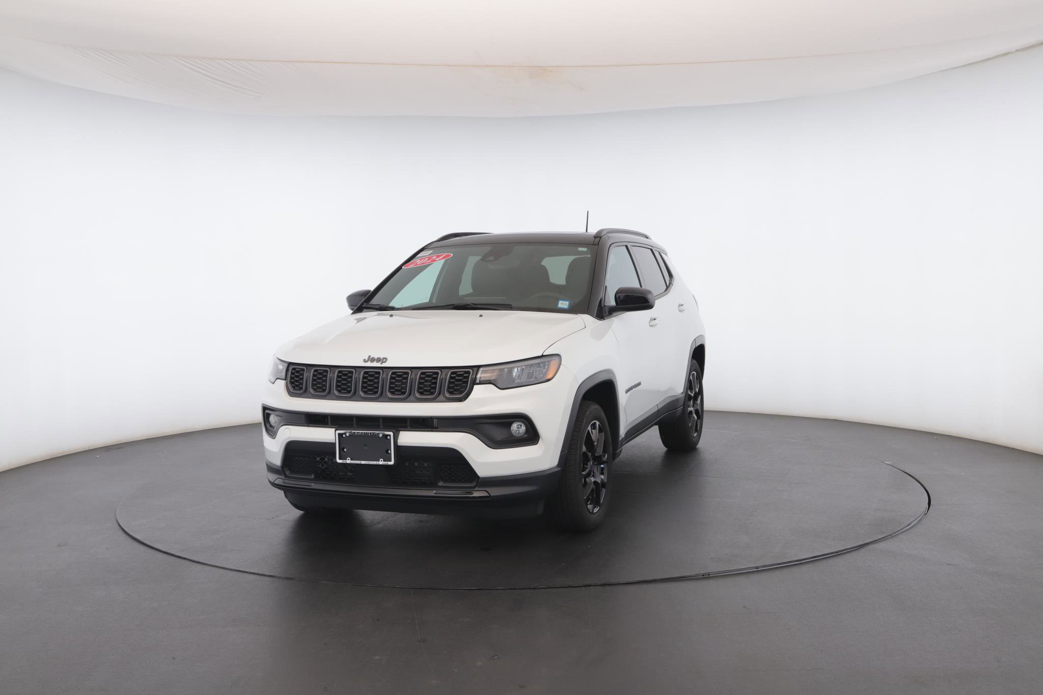 Used 2024 Jeep Compass Latitude w/ Sun and Sound Group AWD/4WD image 39