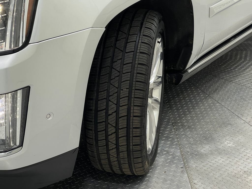 Used 2018 Cadillac Escalade Premium Luxury image 42