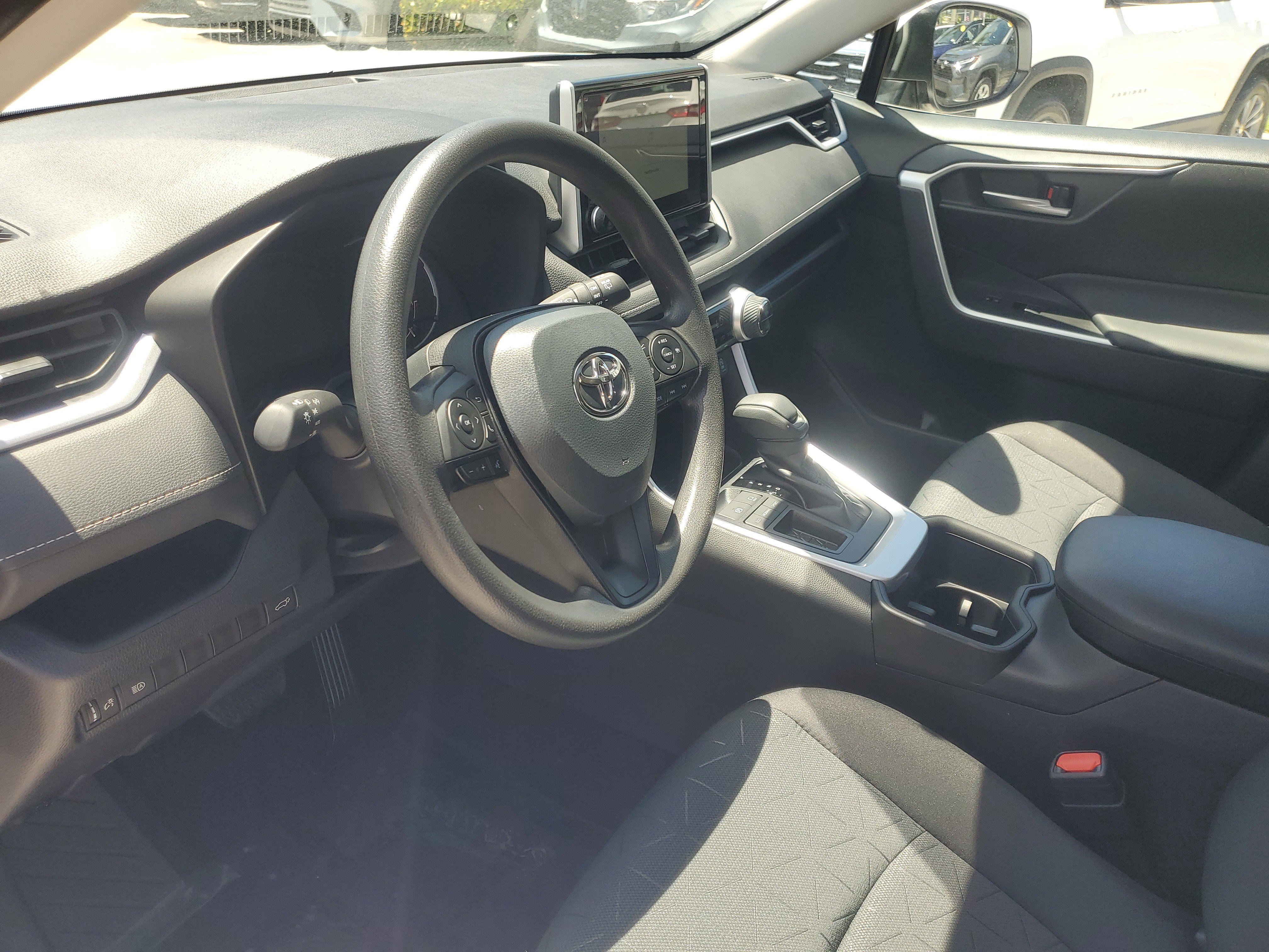 Used 2025 Toyota RAV4 XLE w/ Convenience Package image 17