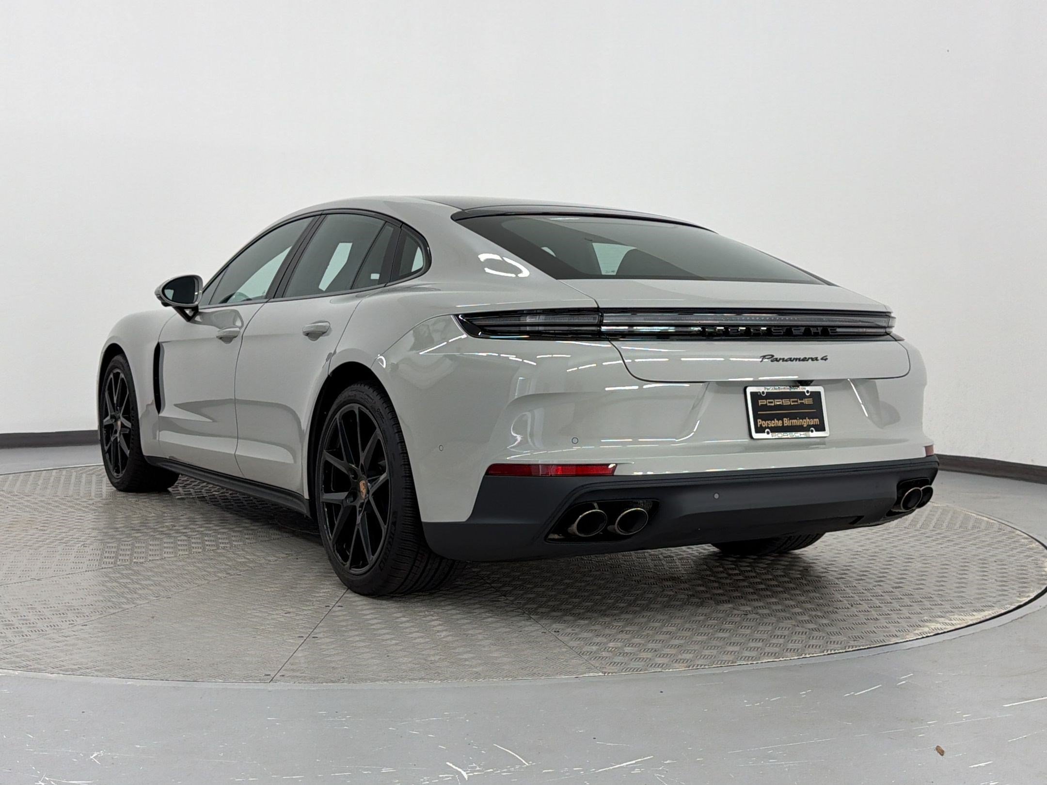 New 2026 Porsche Panamera image 3