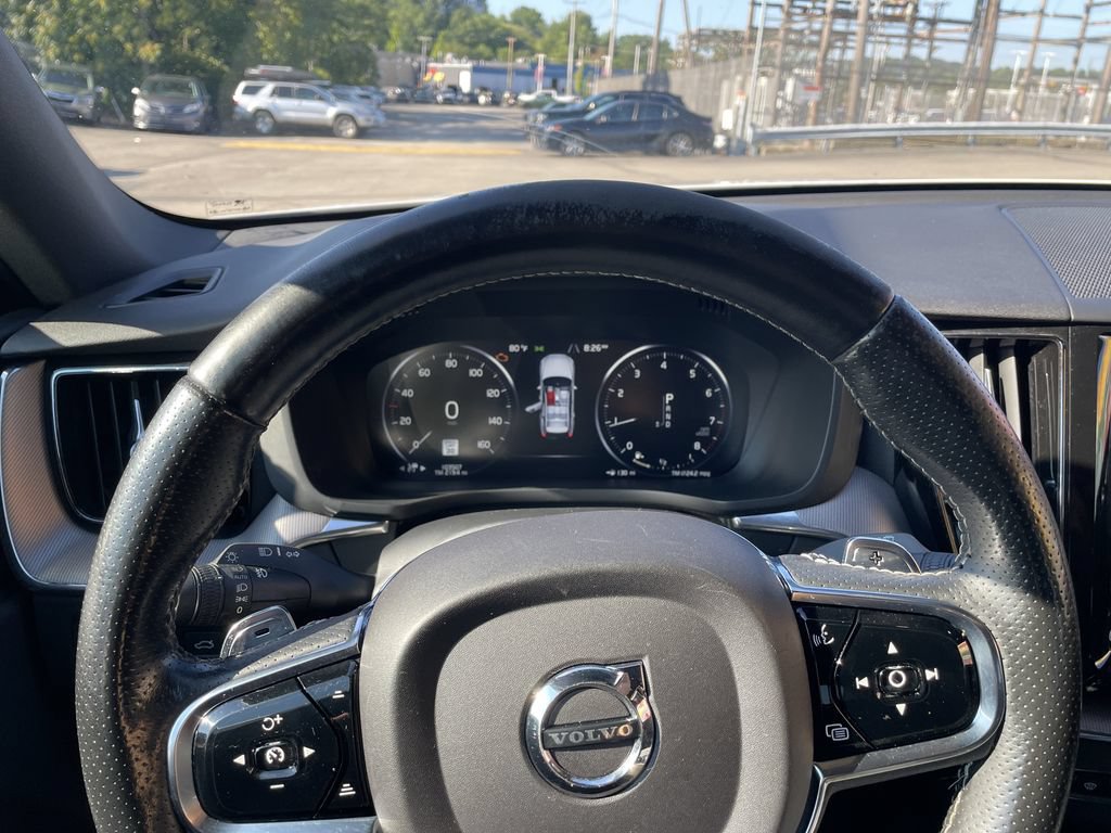 Used 2019 Volvo XC60 T5 R-Design AWD/4WD image 17