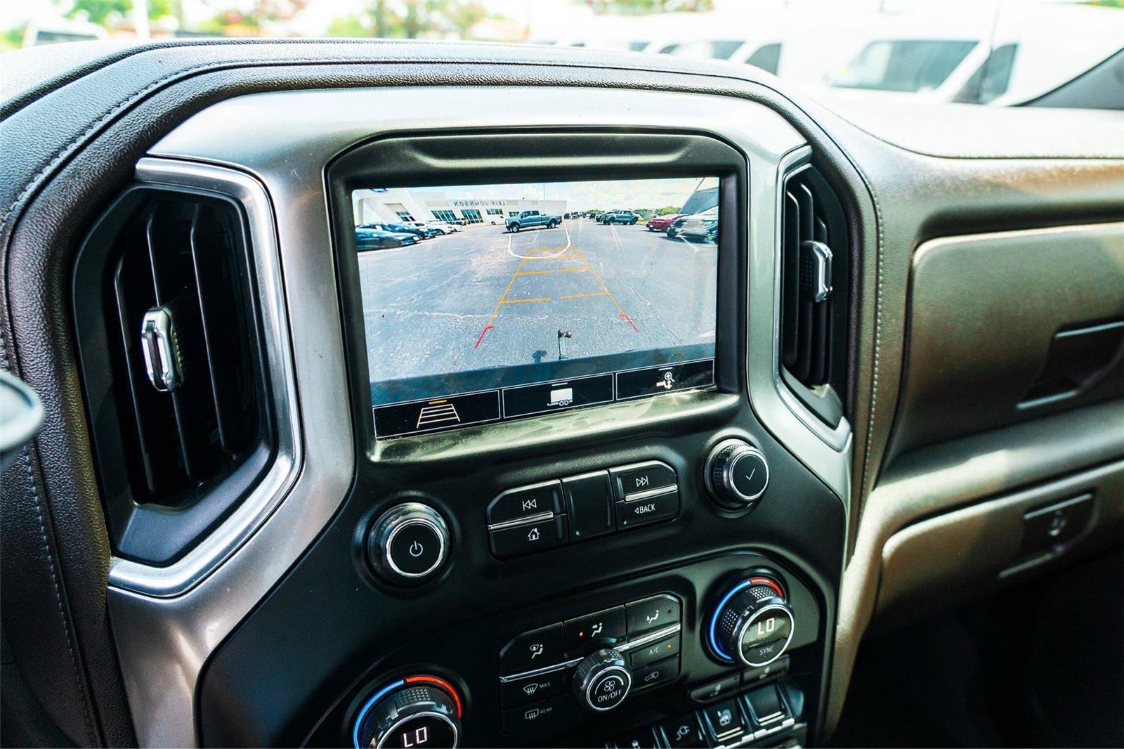 Used 2020 Chevrolet Silverado 1500 LT w/ Texas Edition AWD/4WD image 17
