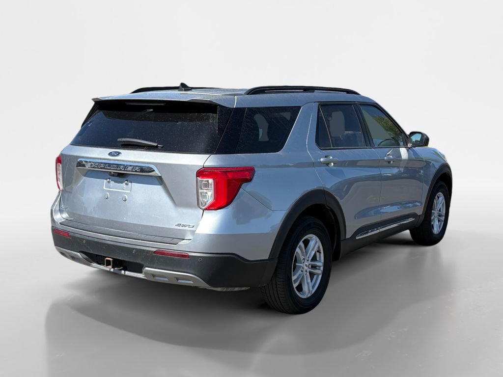 Used 2023 Ford Explorer XLT w/ Equipment Group 202A AWD/4WD image 6