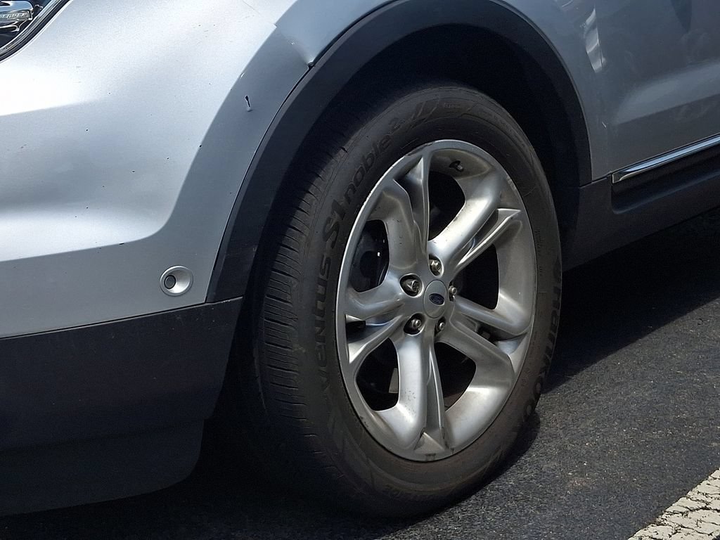 Used 2015 Ford Explorer Limited w/ Equipment Group 302A AWD/4WD image 5