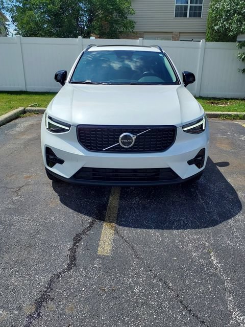 Certified 2026 Volvo XC40 B5 Plus AWD/4WD video 1