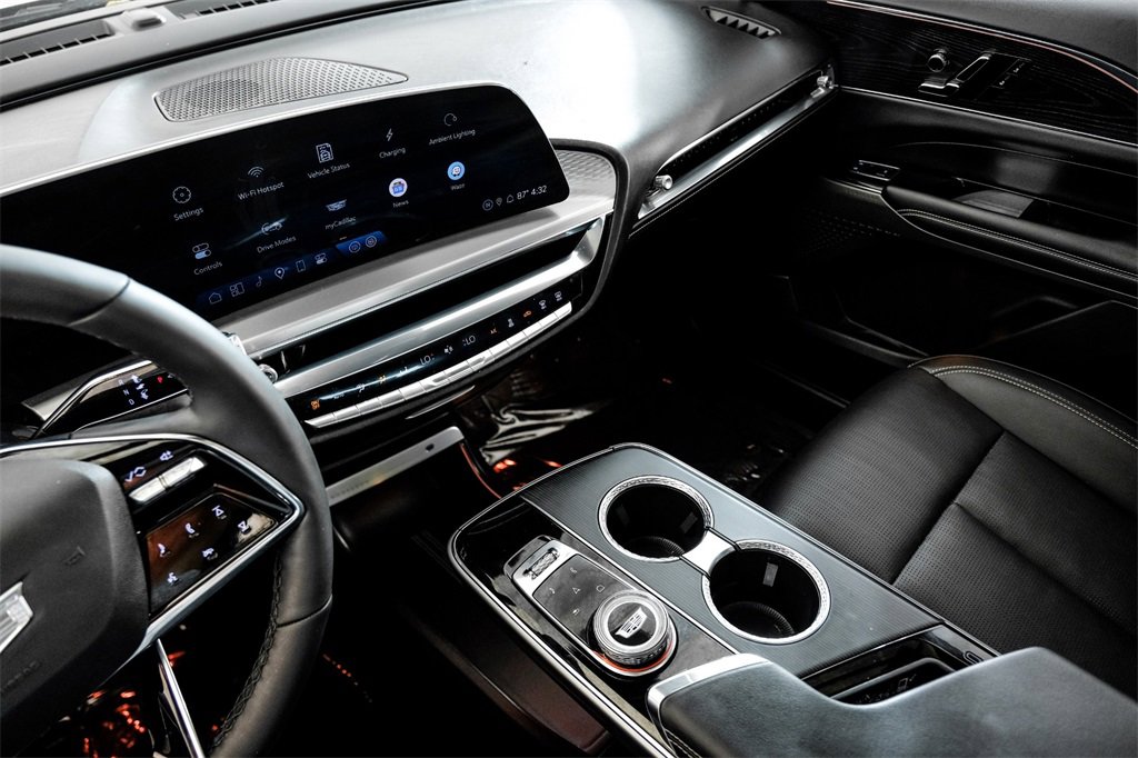 Used 2024 Cadillac Lyriq Luxury w/ LPO, Floor Liner Package image 24