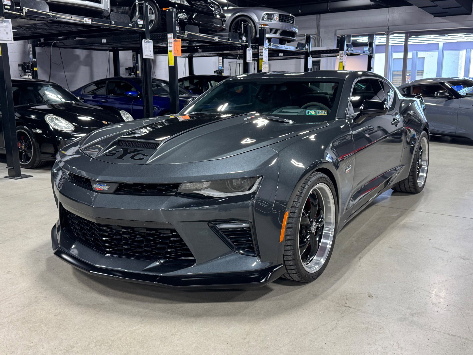 Used 2018 Chevrolet Camaro SS image 1