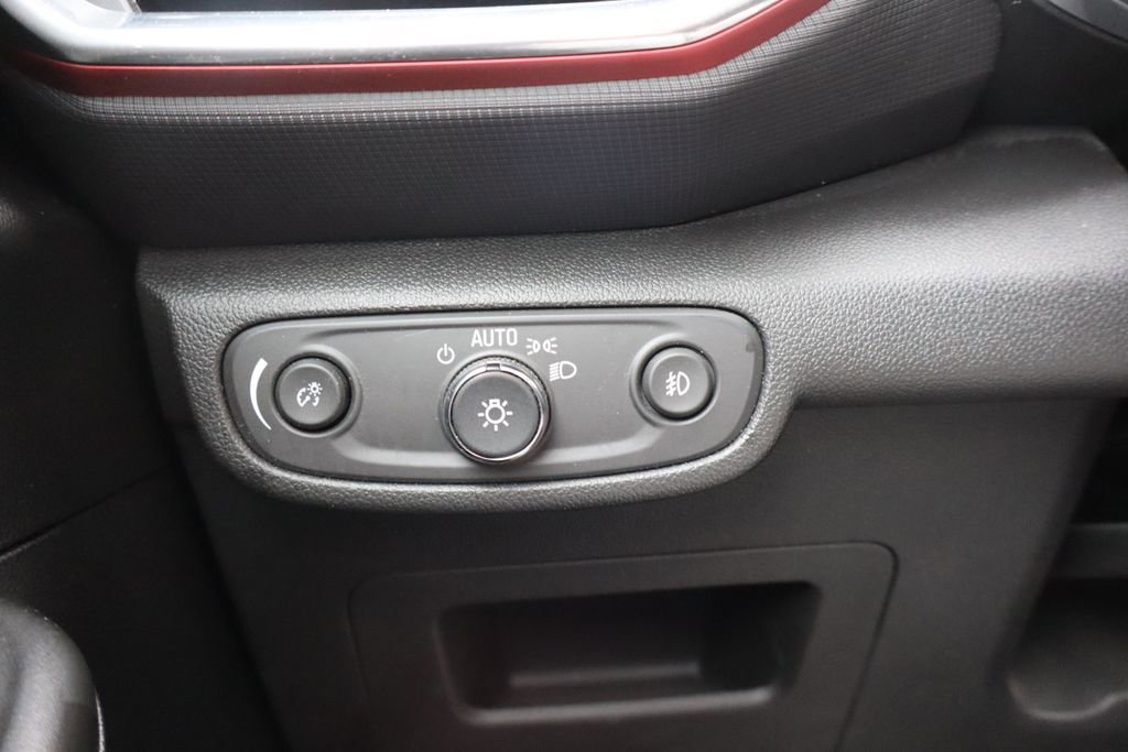 Used 2023 Chevrolet TrailBlazer RS w/ Sun and Liftgate Package image 13