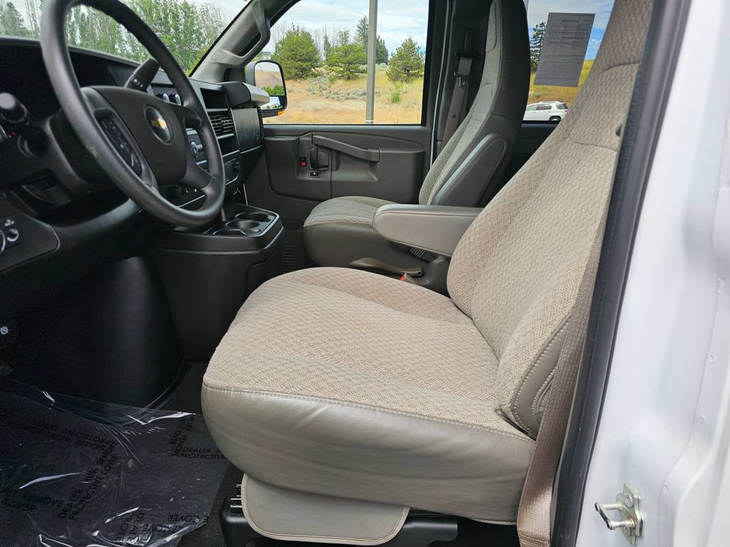 Certified 2025 Chevrolet Express 3500 LT RWD image 27