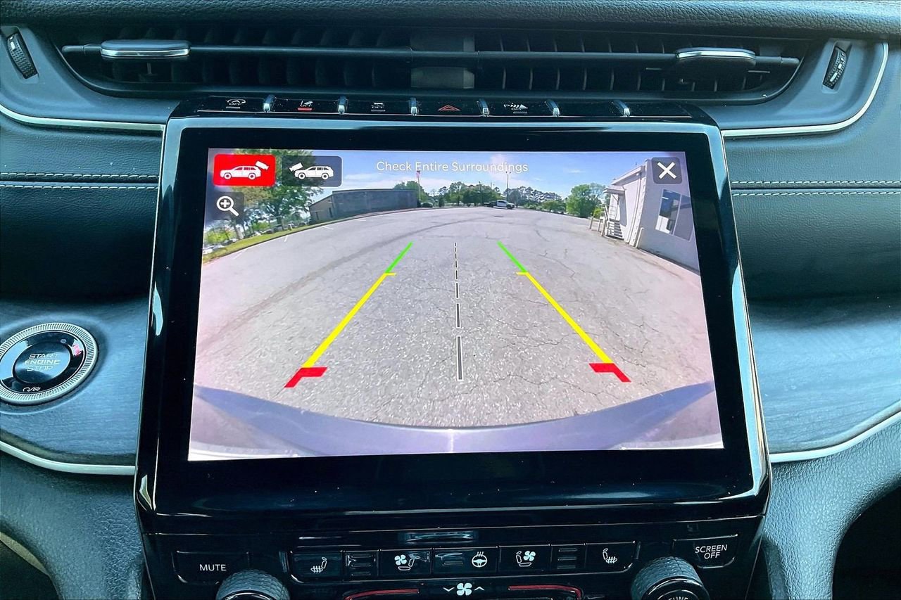 Used 2024 Jeep Grand Cherokee L Limited w/ Luxury Tech Group II image 15