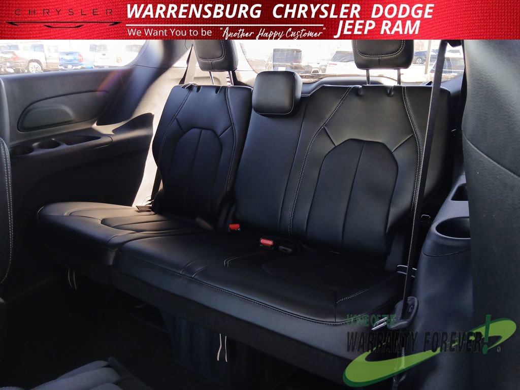 New 2026 Chrysler Pacifica Select image 17
