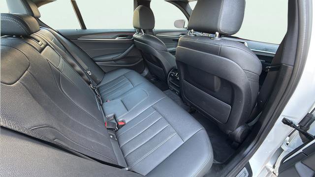 Used 2022 BMW 530i w/ Convenience Package RWD image 25