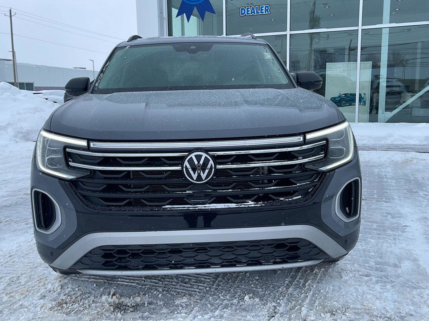 Used 2025 Volkswagen Atlas Peak Edition SE image 6