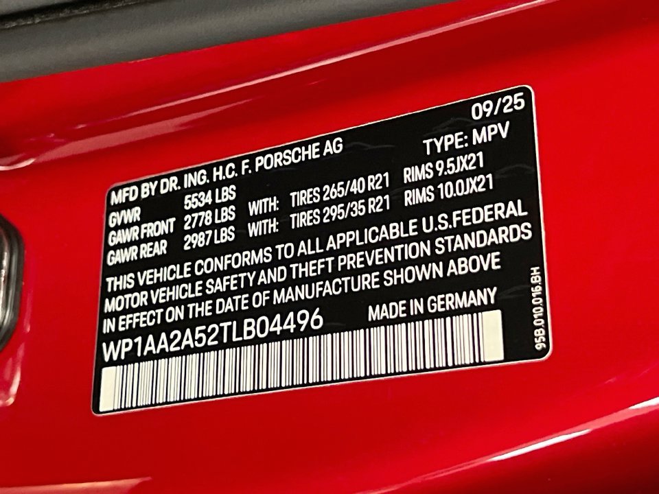 Certified 2026 Porsche Macan AWD/4WD image 35