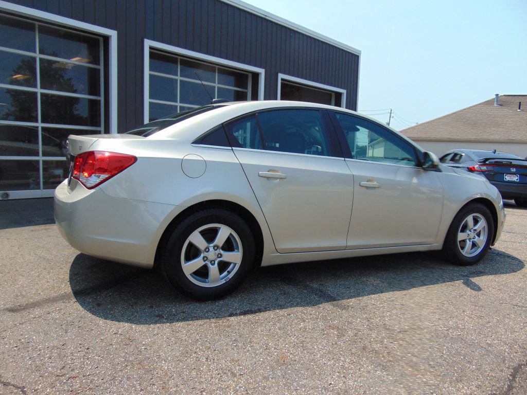 Used 2015 Chevrolet Cruze LT FWD image 9