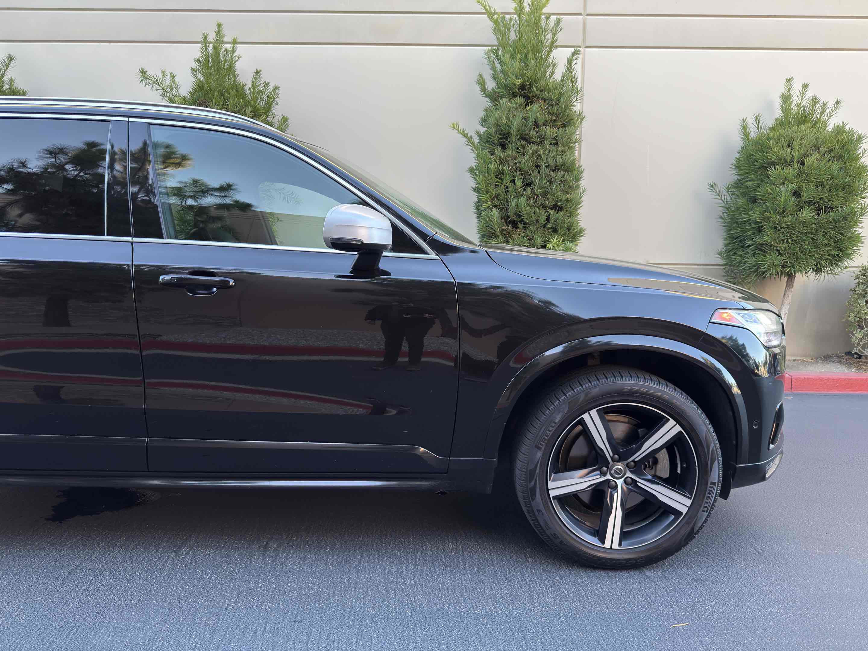 Used 2016 Volvo XC90 T6 R-Design w/ Vision Package image 16