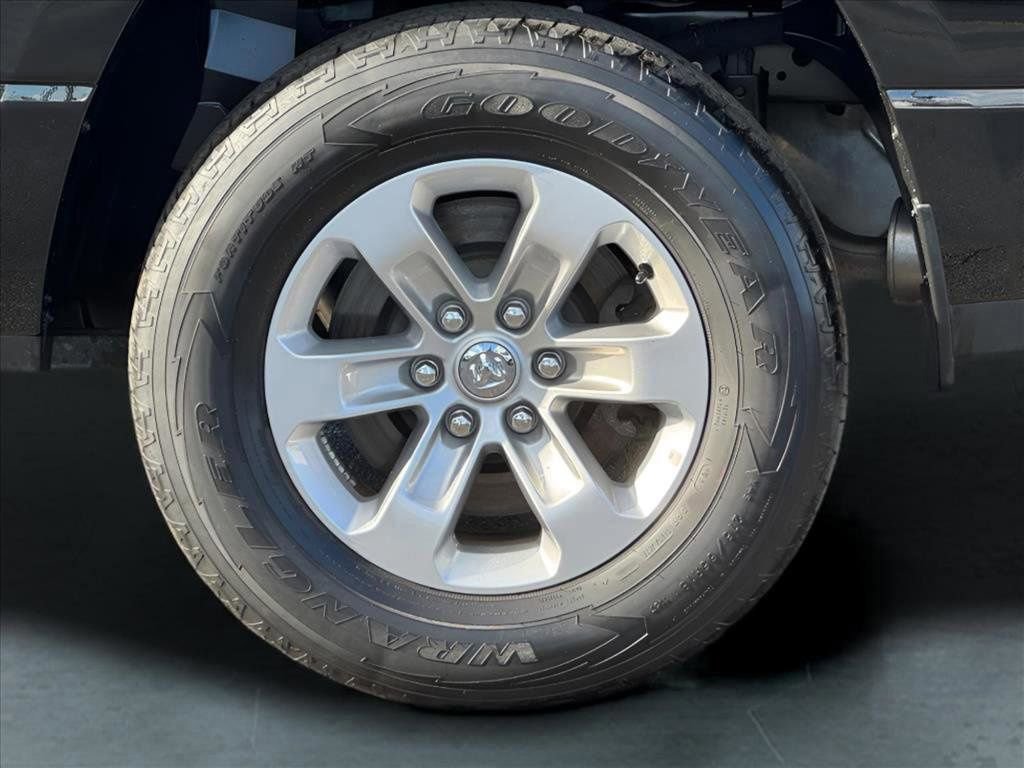 Used 2024 RAM 1500 Laramie image 15