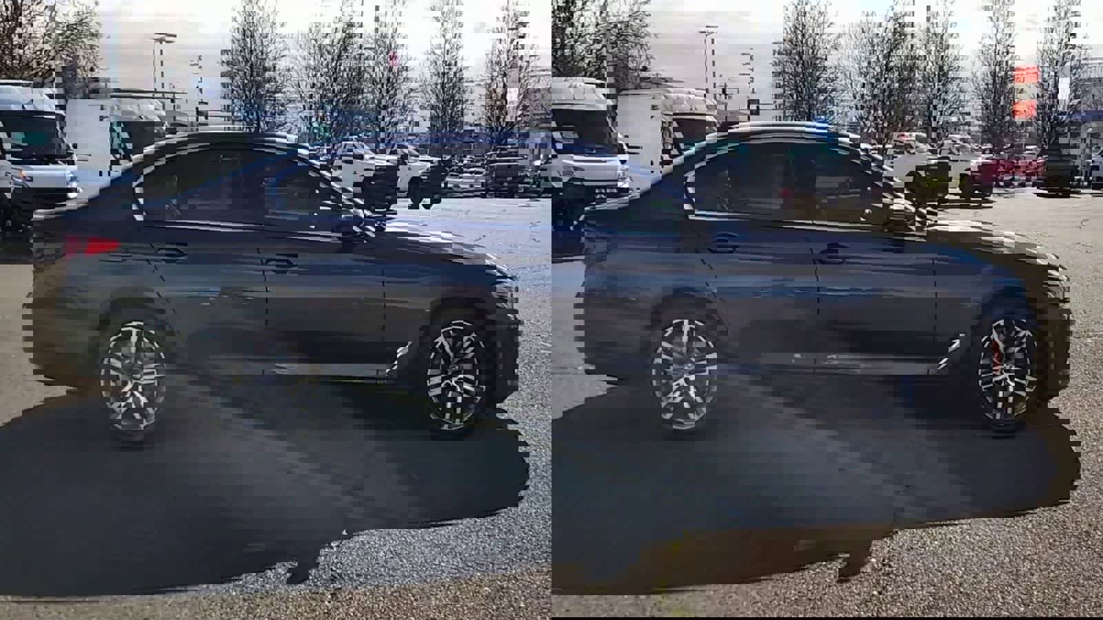 Used 2022 BMW 530i xDrive w/ Premium Package image 9