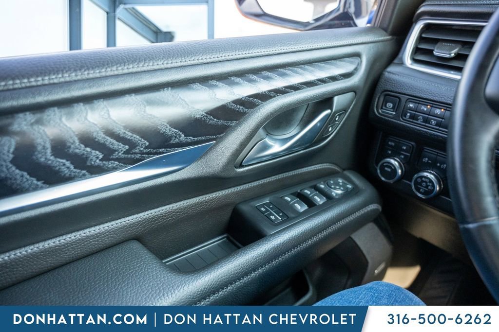 Used 2024 GMC Yukon XL Denali image 16