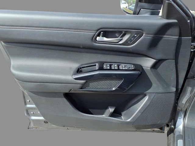 New 2026 Nissan Pathfinder Platinum image 16