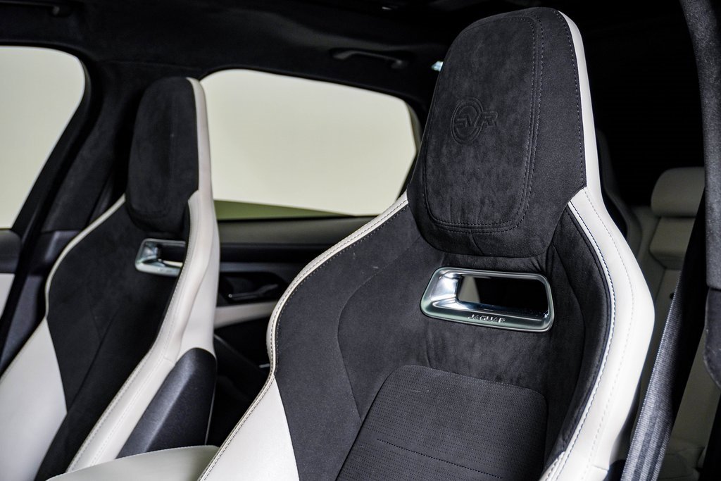 Used 2021 Jaguar F-PACE SVR image 19