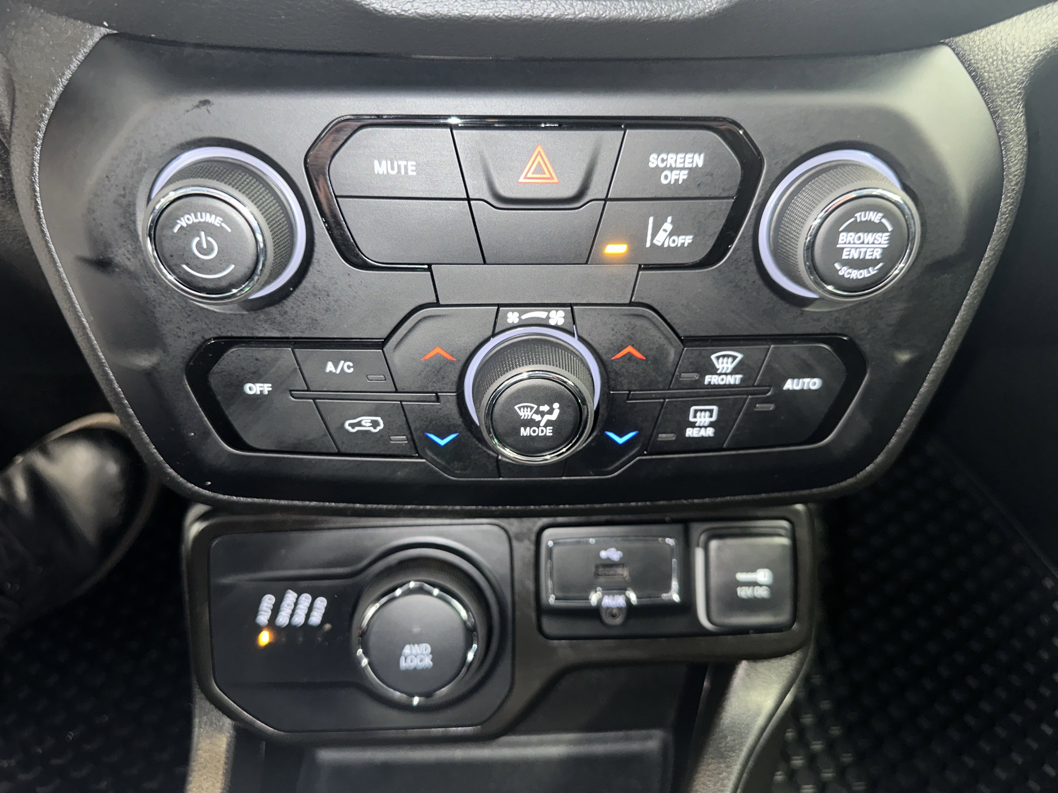 Used 2022 Jeep Renegade Latitude w/ Convenience Group image 29