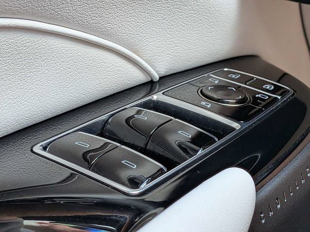 Certified 2024 Cadillac Lyriq Luxury AWD/4WD image 32