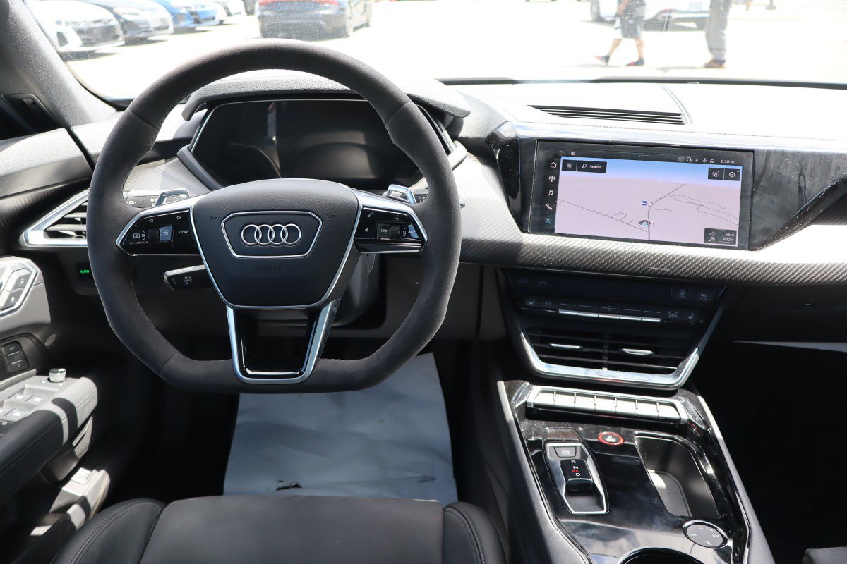 Used 2022 Audi e-tron GT Premium Plus w/ Performance Package AWD/4WD image 12