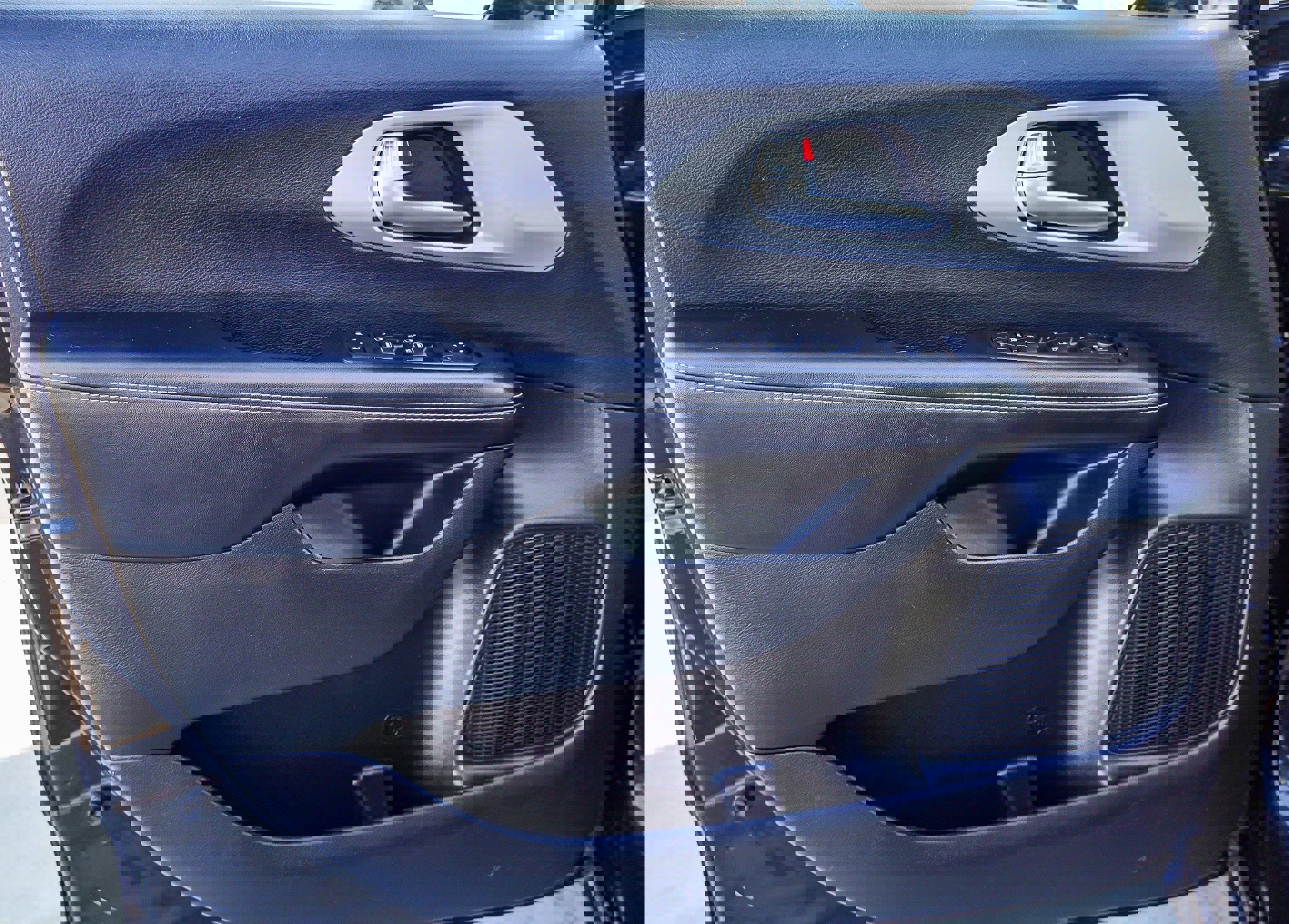 Used 2019 Chrysler Pacifica Touring-L w/ S Appearance Package image 23