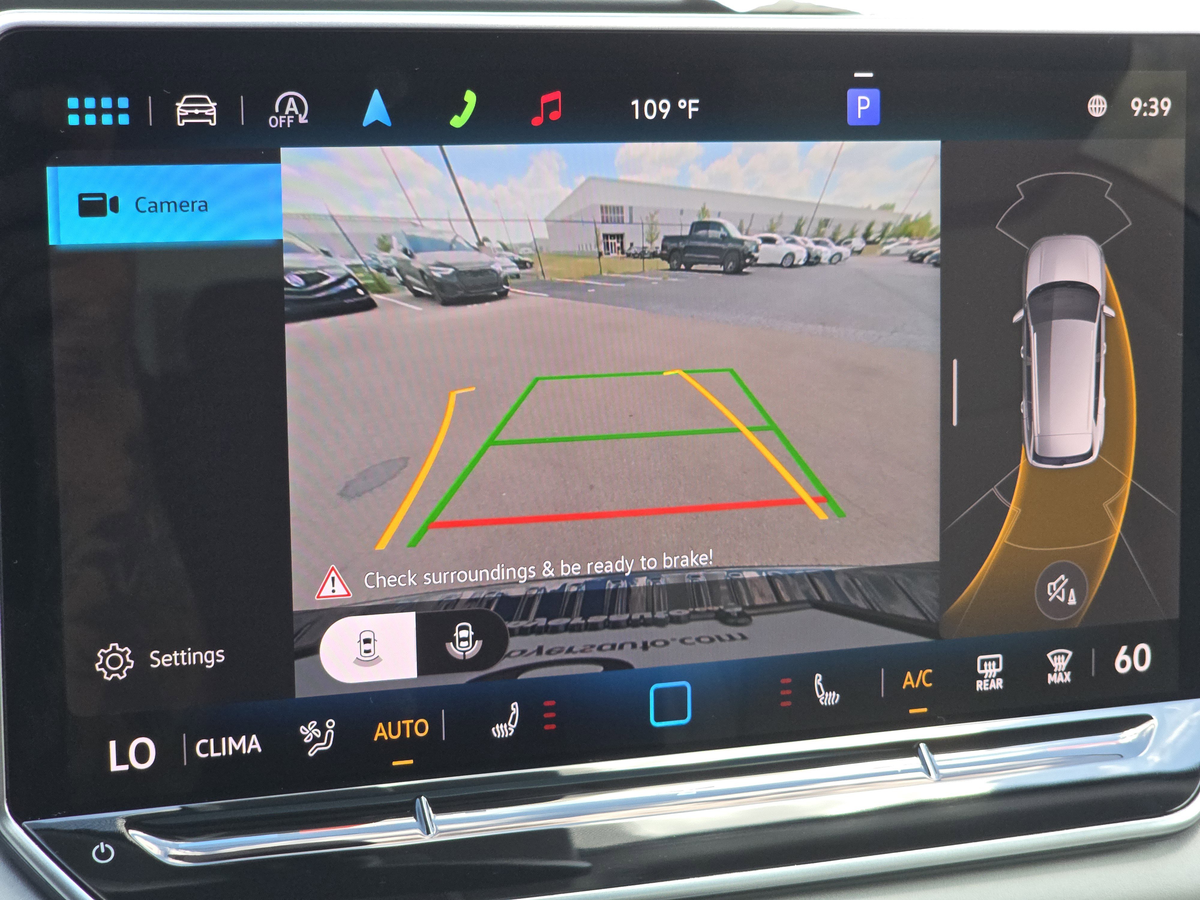 New 2025 Volkswagen Tiguan SE image 24