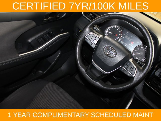 Used 2023 Toyota Highlander L AWD/4WD image 16