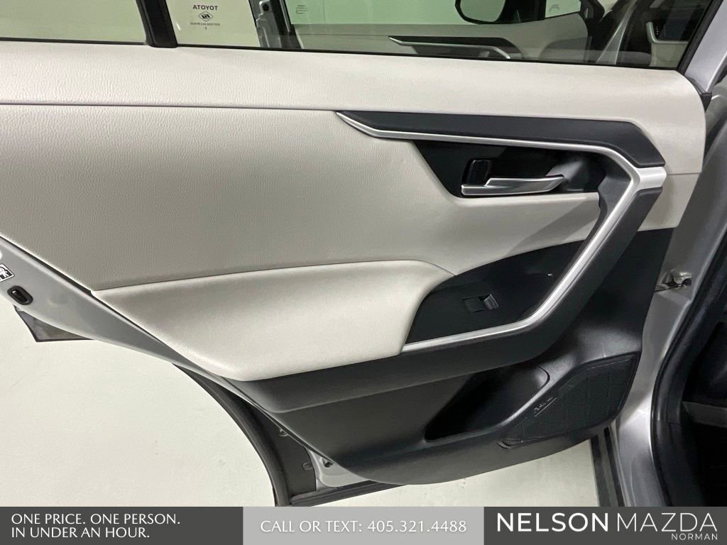 Used 2020 Toyota RAV4 XLE image 18