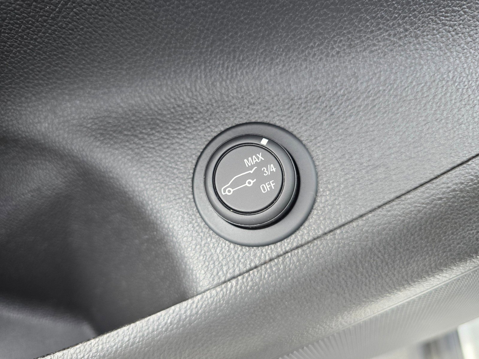 Used 2019 Buick Envision Essence w/ LPO, Active Package image 28