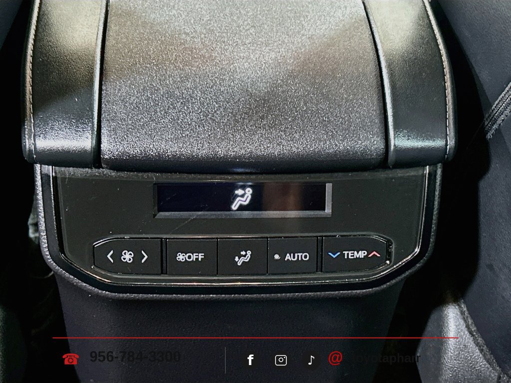 Used 2024 Toyota Highlander Limited FWD image 25