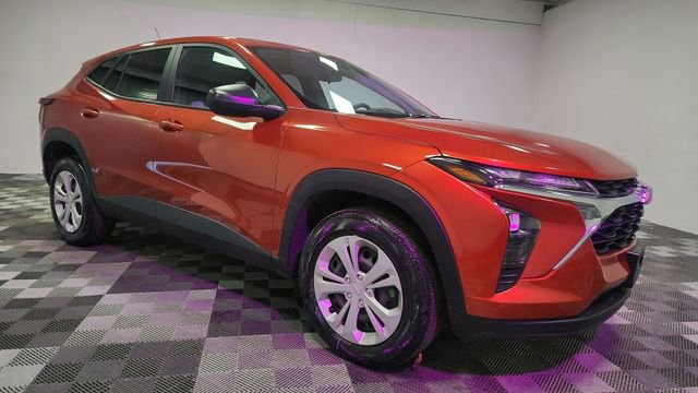 Used 2024 Chevrolet Trax LS w/ Driver Confidence Package image 25