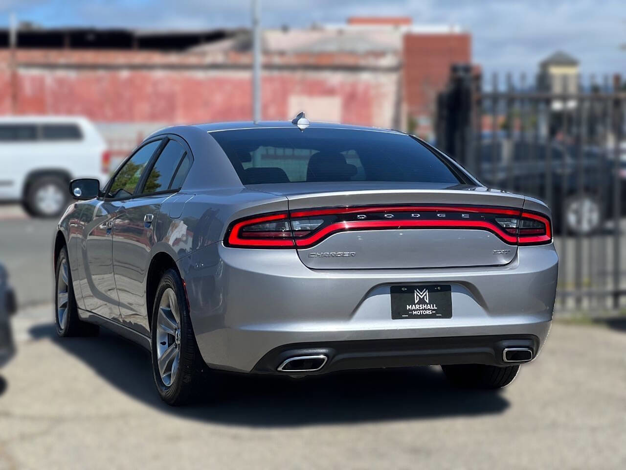 Used 2015 Dodge Charger SXT RWD image 6